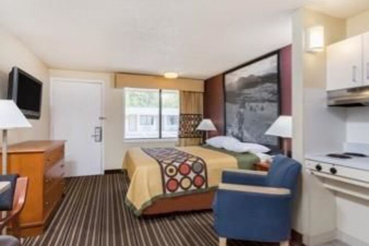 Room 25 of 49