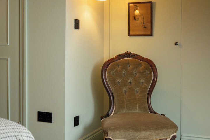 Room 18 of 123
