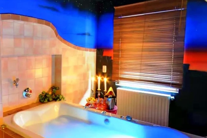 Massage Photo