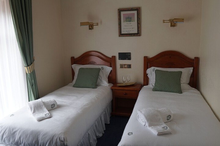 Room 7 of 14