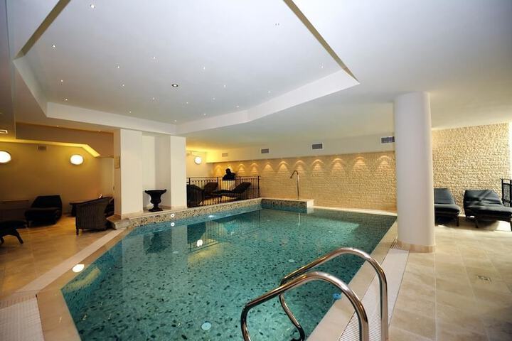 Hotel with Pool