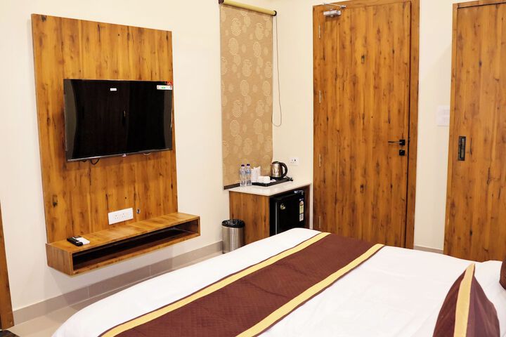Room 6 of 62