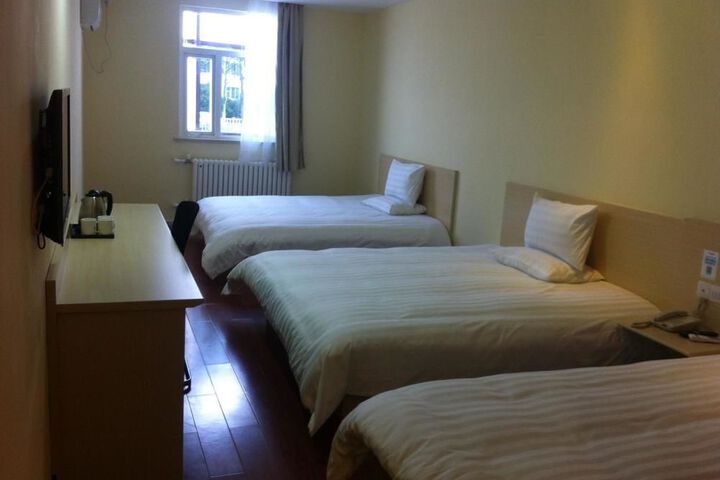 Room 4 of 27