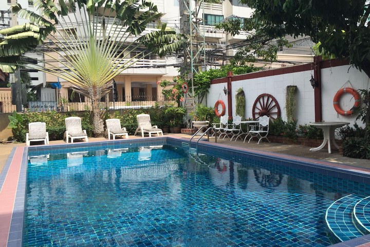 Hotel with Pool