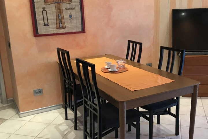 Dining 16 of 17