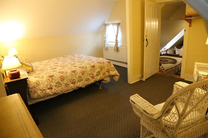 Room 50 of 165
