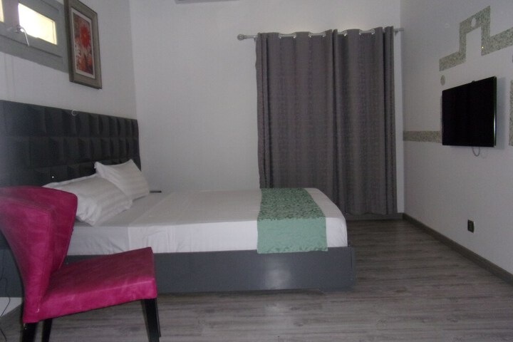 Room 18 of 39