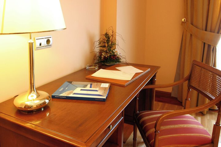 Room 28 of 84