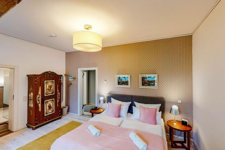 Room 4 of 60