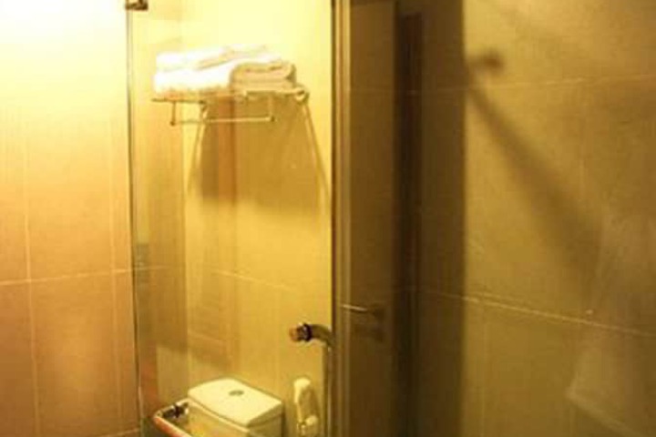 Room 15 of 59