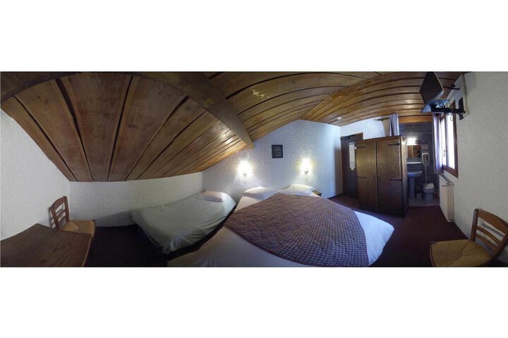 Room 22 of 60