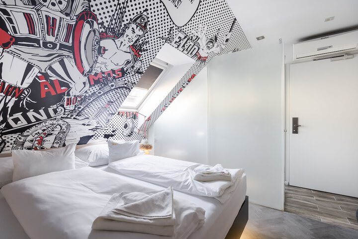 Room 5 of 34