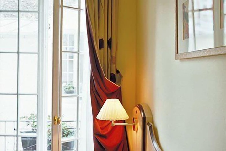 Room 8 of 38