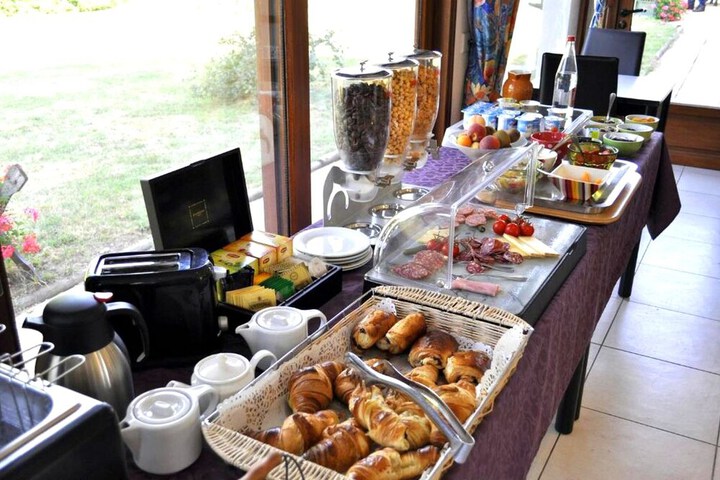 Breakfast/Coffee Service 20 of 41