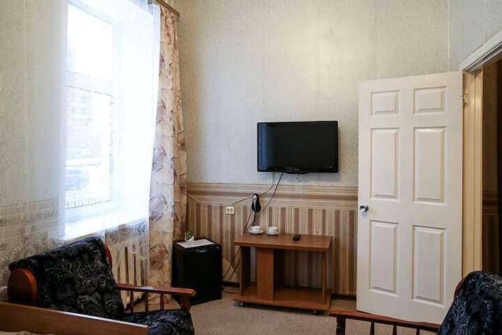 Room 43 of 89