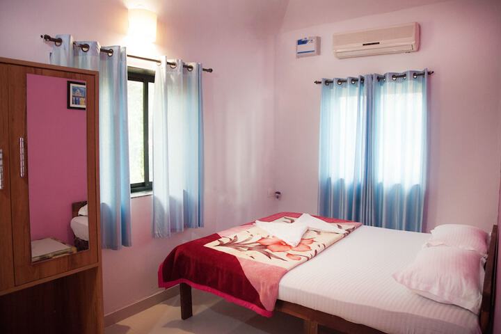 Room 6 of 44