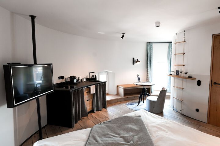 Room 48 of 105