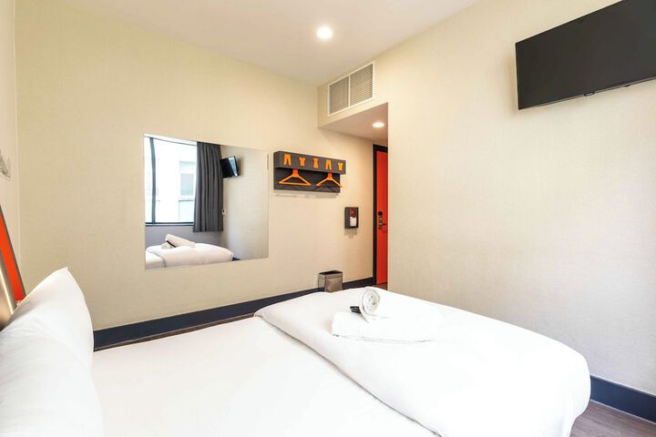 Room 20 of 37