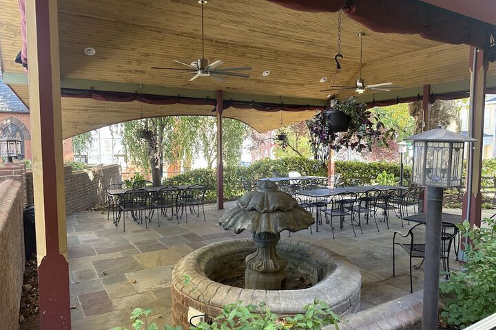 Hotel Exterior 43 of 44