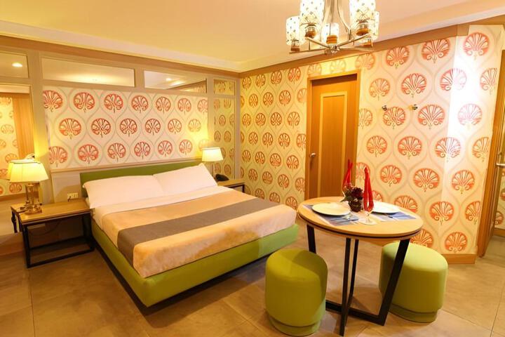 Room 6 of 49
