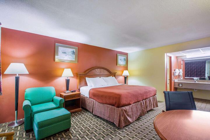1 King Bed (9 of 15)