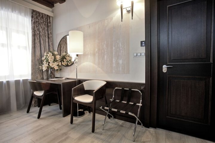 Room 15 of 78