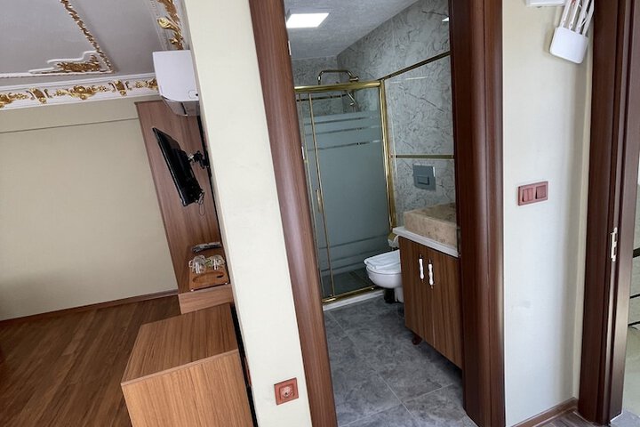 Room 17 of 24