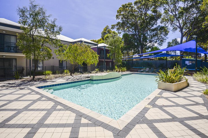 Hotel with Pool