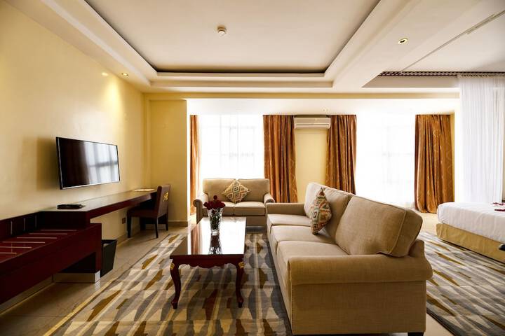 Room 8 of 27