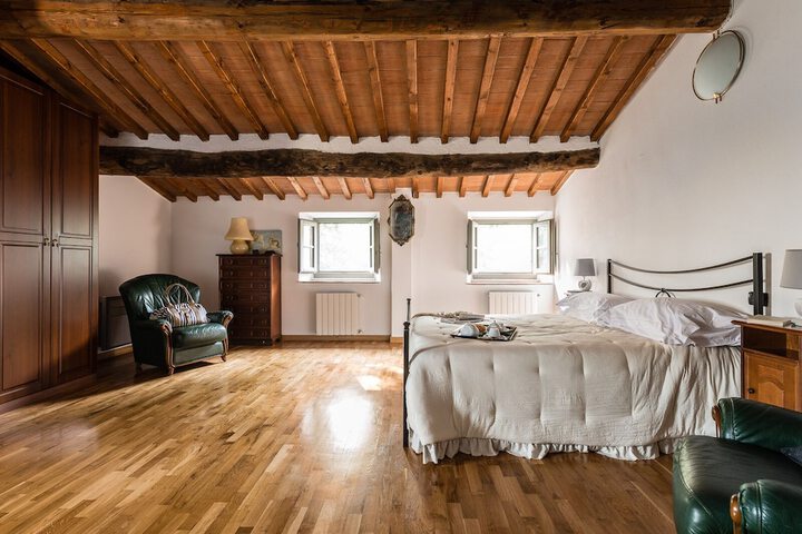 Room 9 of 94
