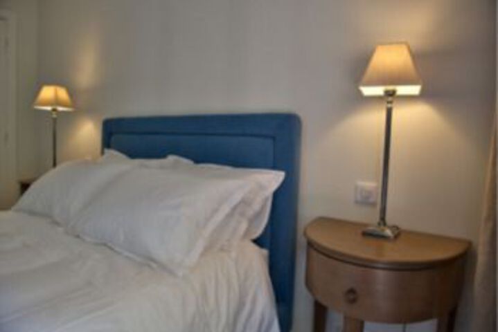 Room 10 of 13