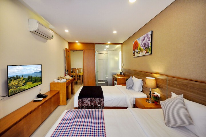 Room 80 of 230