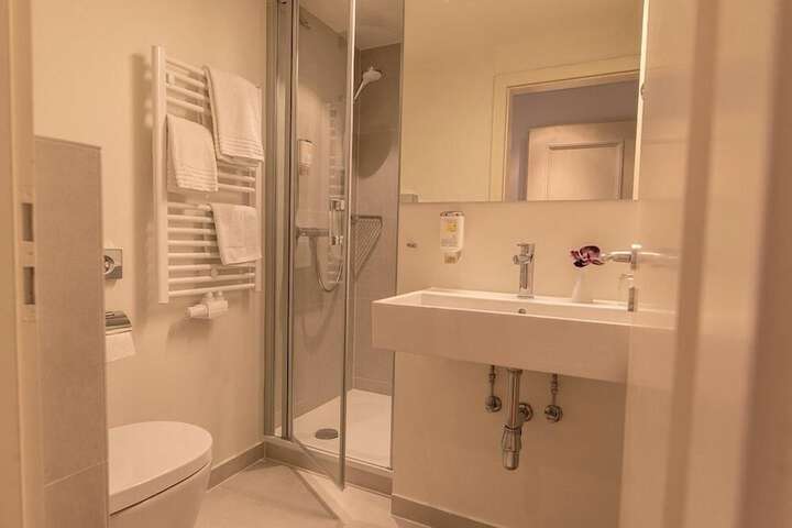Room 11 of 21