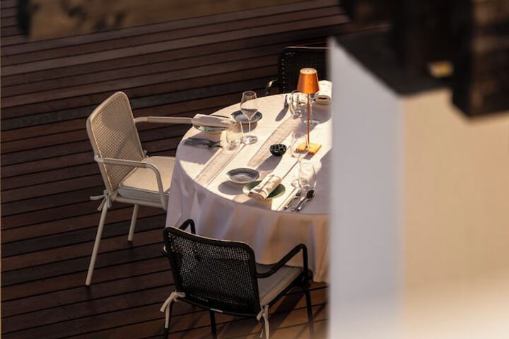 Dining 71 of 136