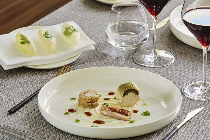 Dining 115 of 182