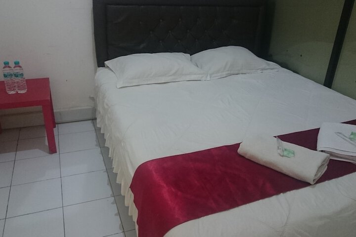 Room 16 of 32