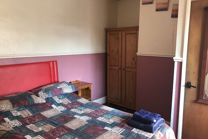 Room 7 of 34