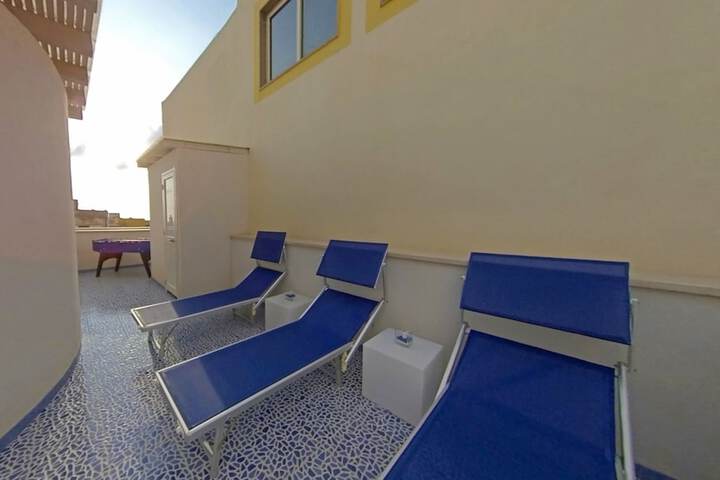 Sundeck 53 of 64