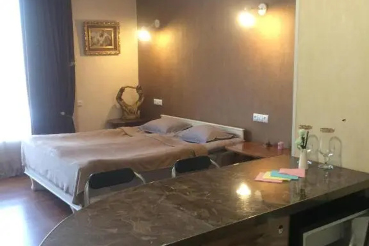 Room 4 of 14