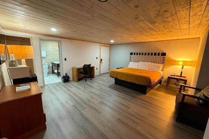 1 King Bed with River View (1 of 5)