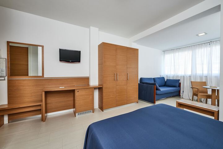 Room 6 of 59