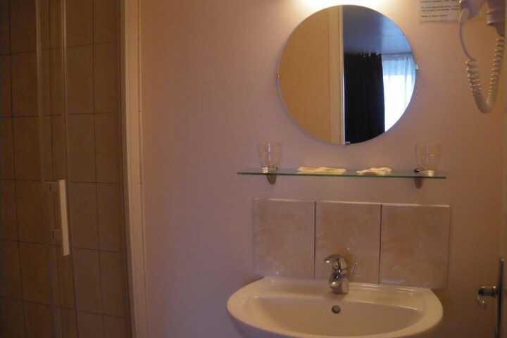 Room 21 of 47