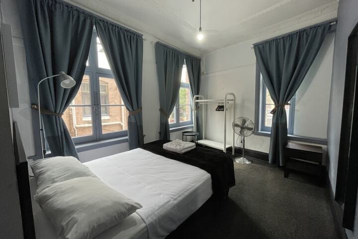 Room 11 of 31