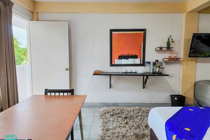 Room 9 of 172