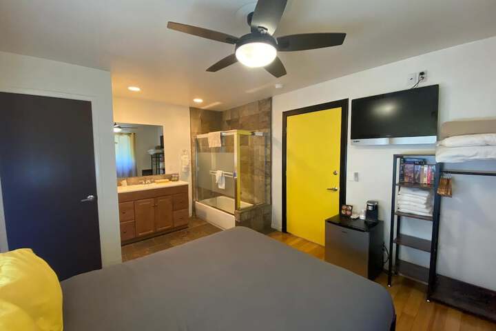 Room 27 of 52