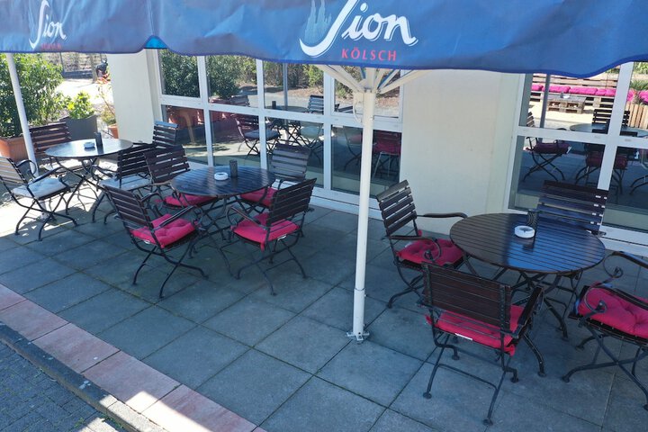 Sundeck 62 of 68