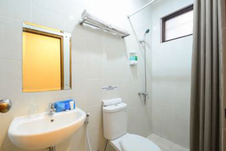 Room 2 of 20