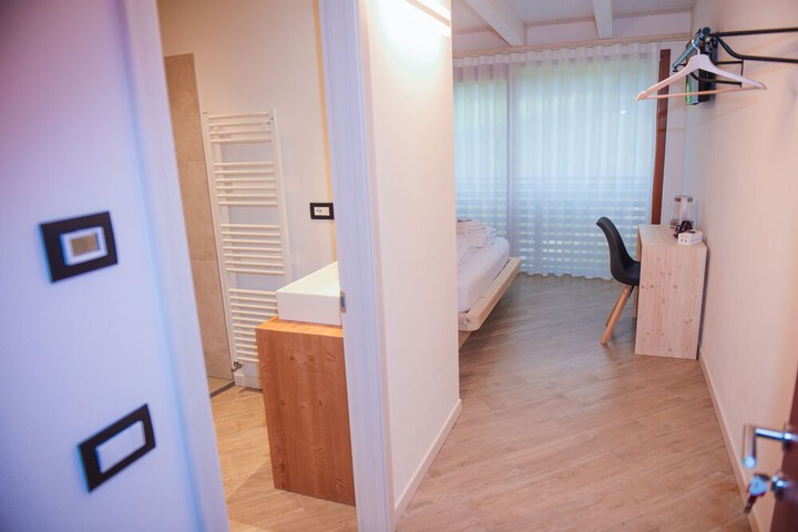 Room 10 of 62