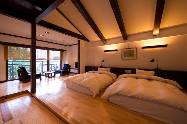 Room 3 of 42