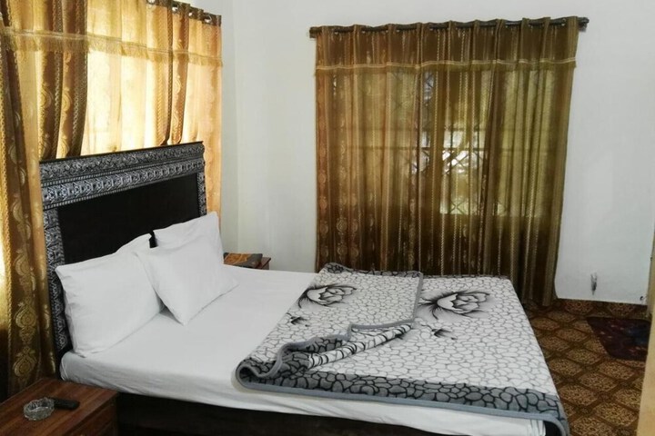 Room 5 of 31